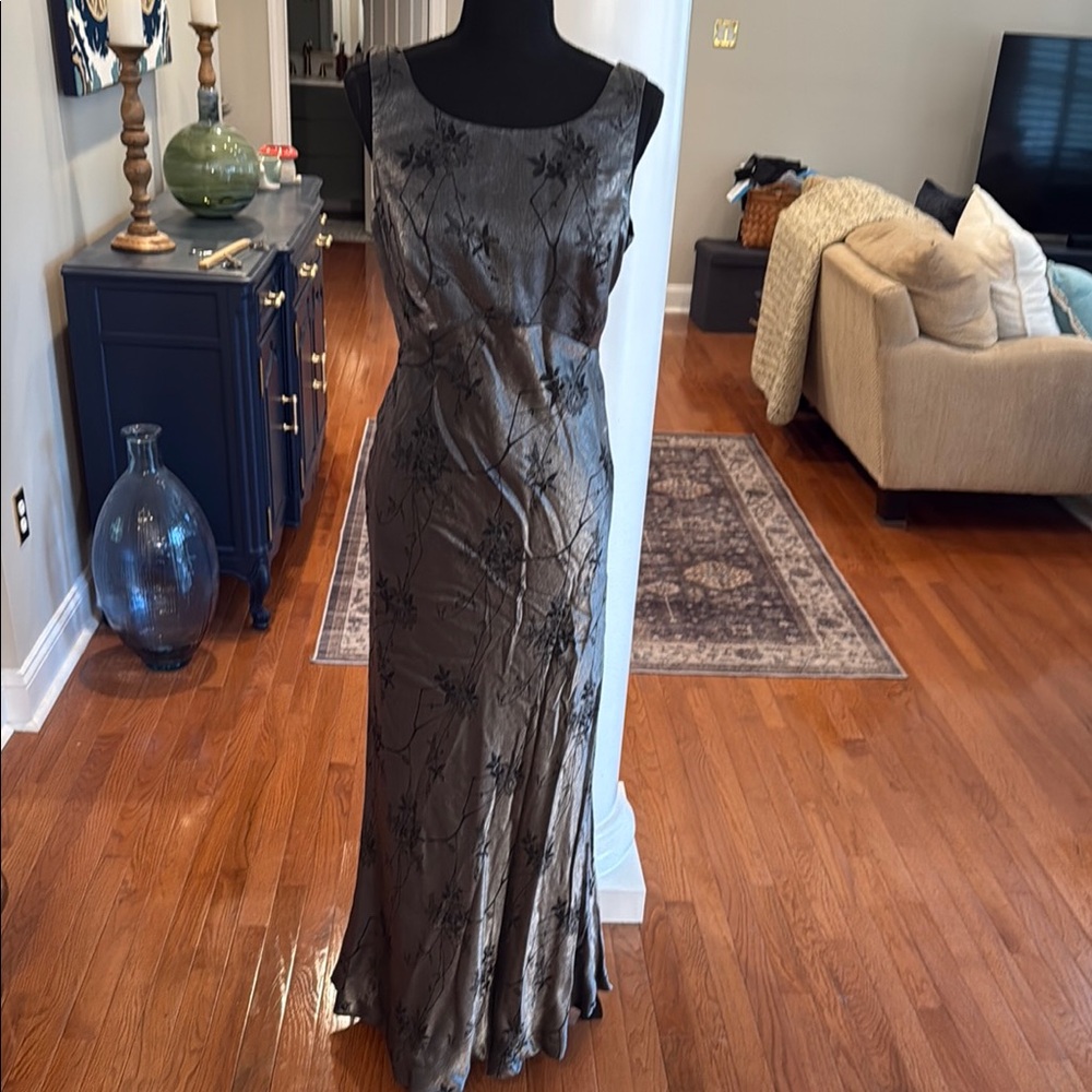 Vintage Rex Lester silver Black Floral Dress size 8 like new Prom formal